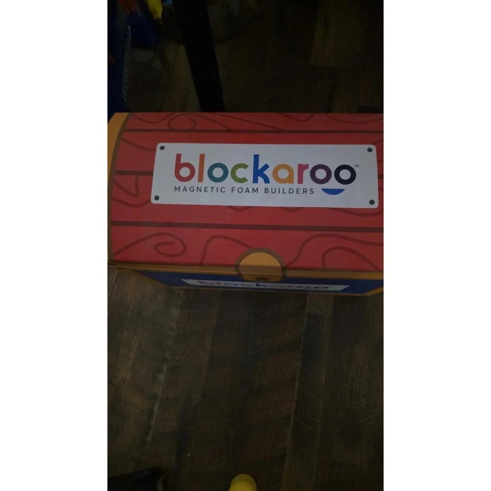 Blockaroo Magnetic Foam Building Blocks 100 Piece Set w/ Storage Chest MSRP$140